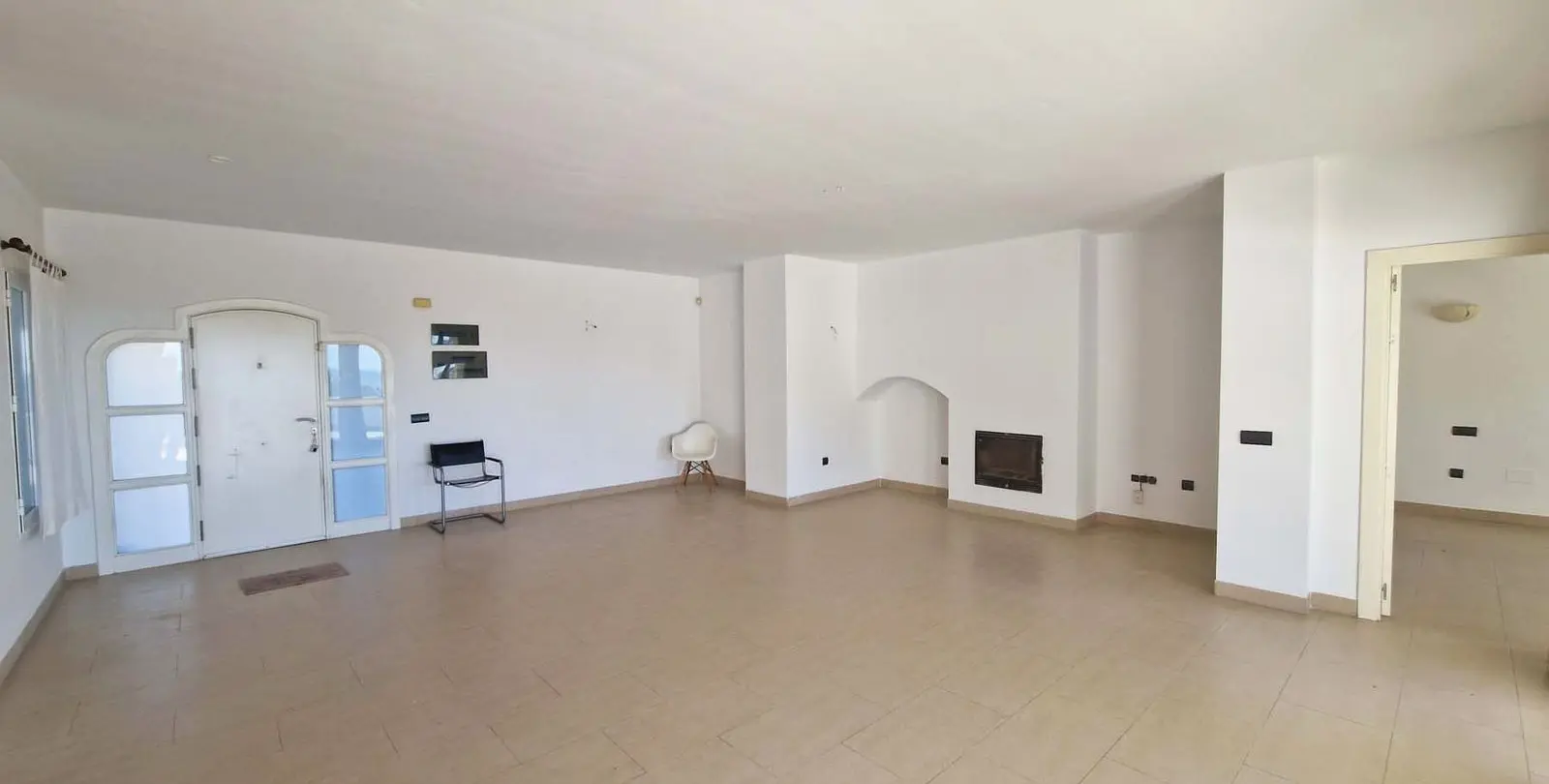 Продажа апартаментов на среднем этаже в Benalmadena Costa 2