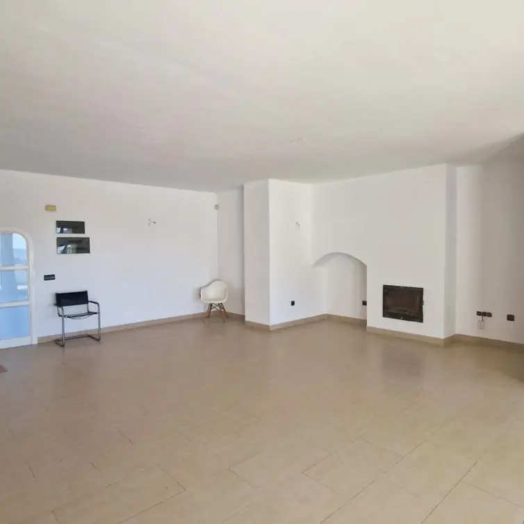 Sale of middle floor apartment in Benalmadena Costa