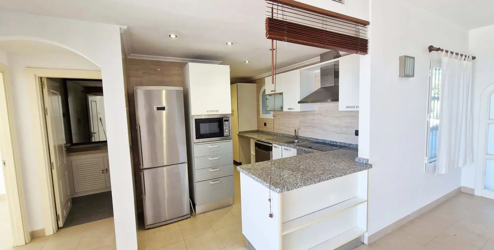 Продажа апартаментов на среднем этаже в Benalmadena Costa 4
