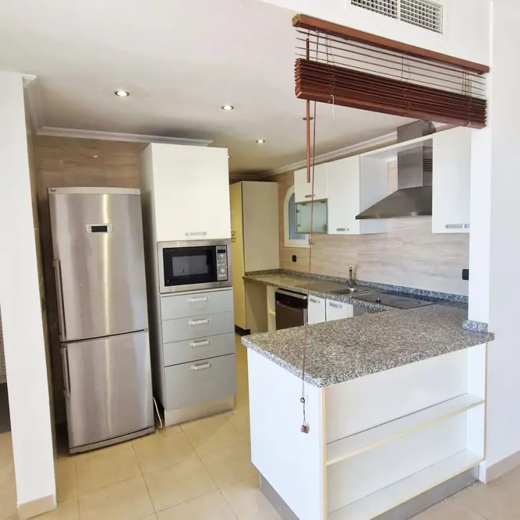 Sale of middle floor apartment in Benalmadena Costa