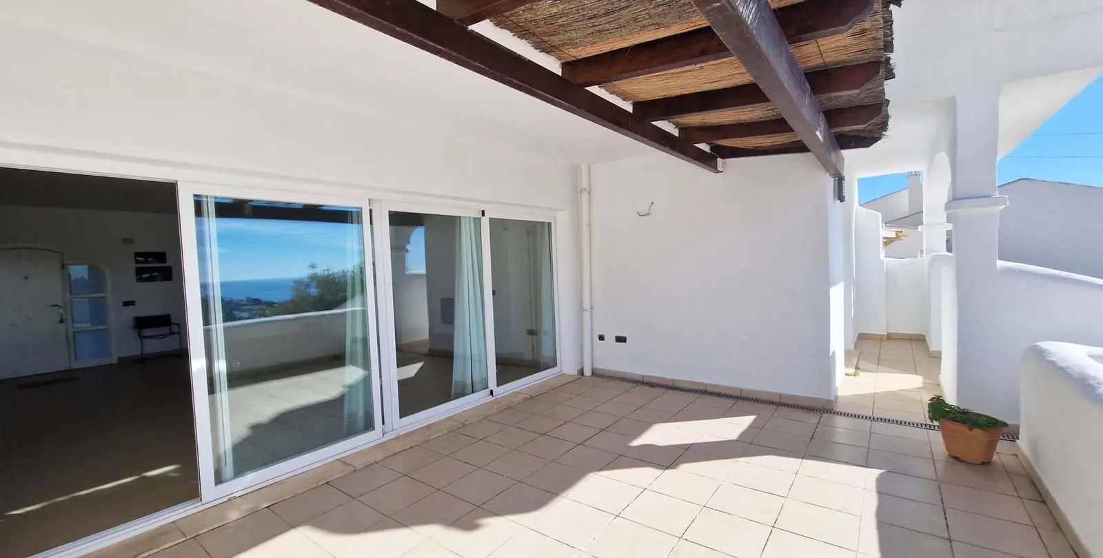 Продажа апартаментов на среднем этаже в Benalmadena Costa 6