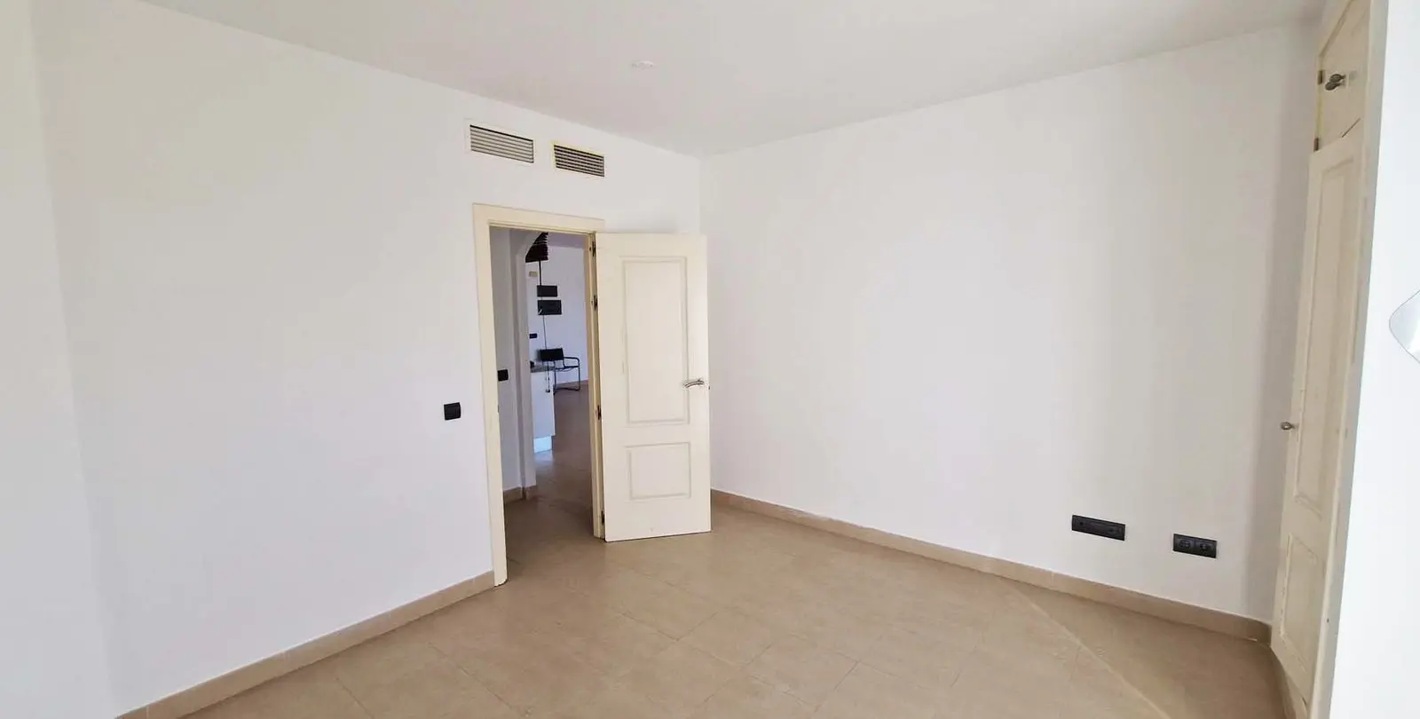 Продажа апартаментов на среднем этаже в Benalmadena Costa 9