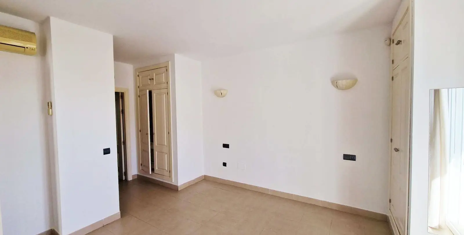 Продажа апартаментов на среднем этаже в Benalmadena Costa 13