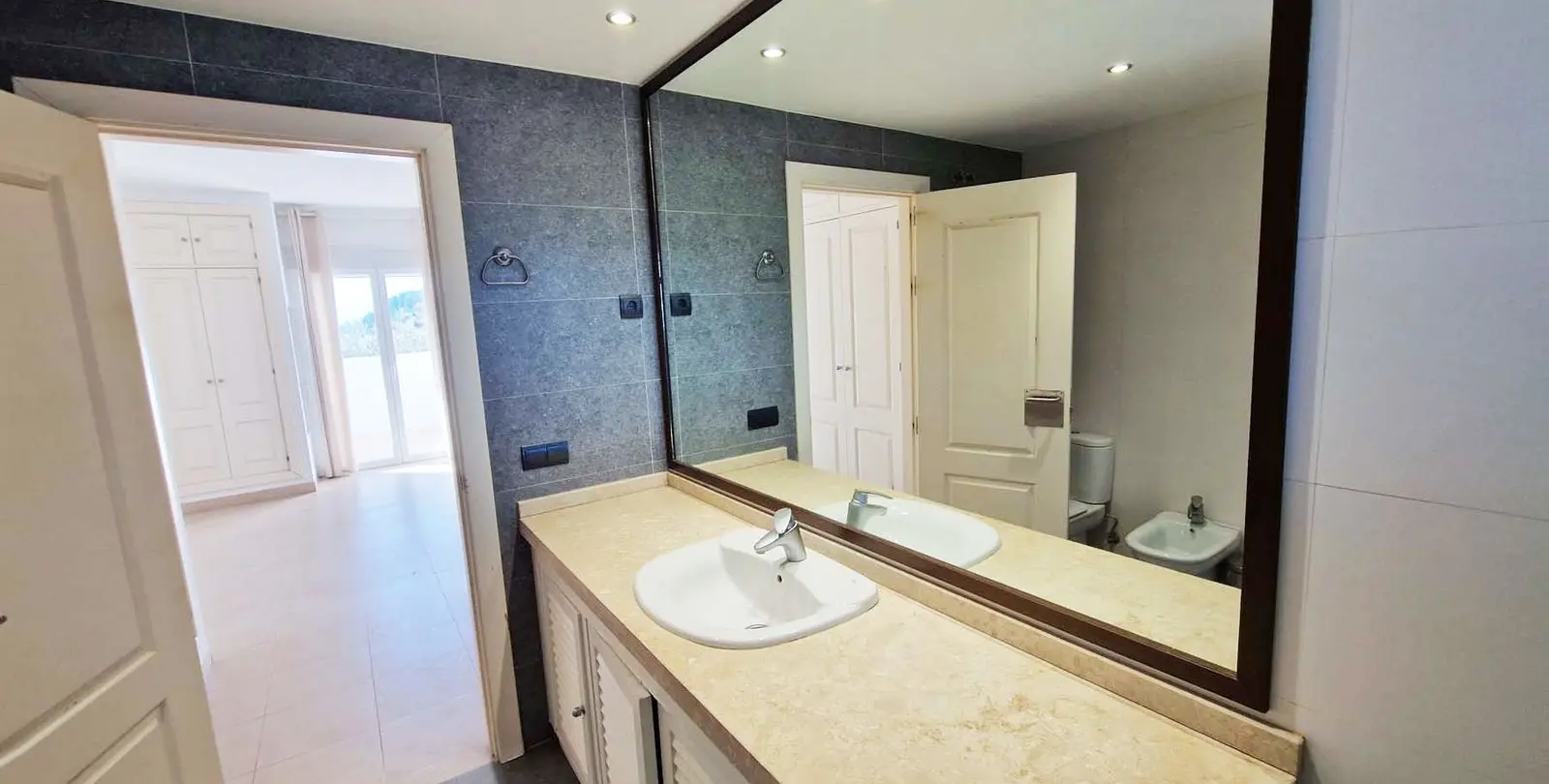 Продажа апартаментов на среднем этаже в Benalmadena Costa 15