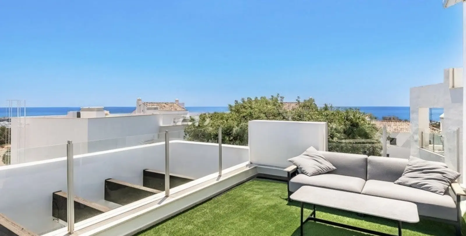 Sale of penthouse in Altos de los Monteros 1