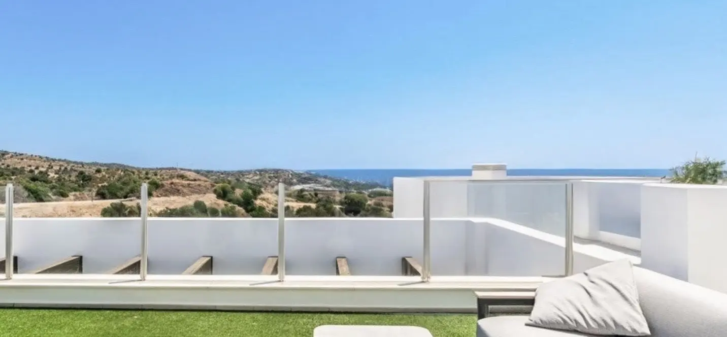 Sale of penthouse in Altos de los Monteros 1