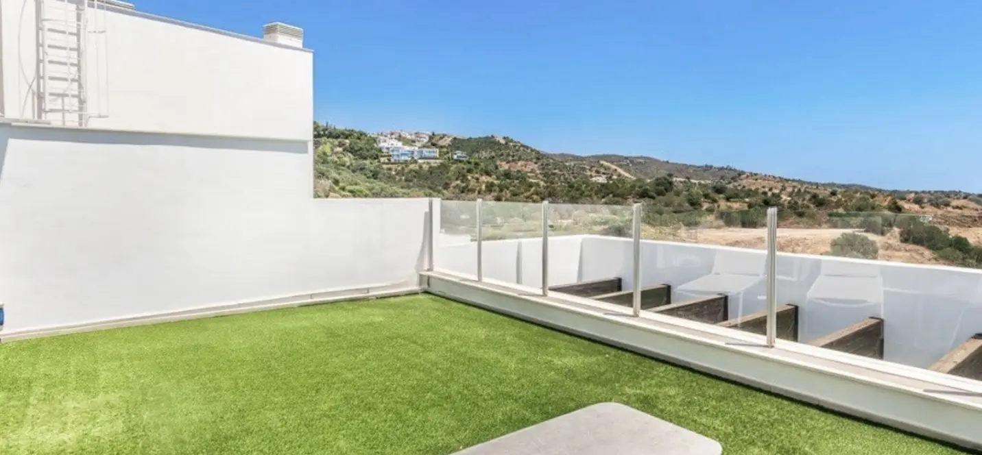 Sale of penthouse in Altos de los Monteros 2