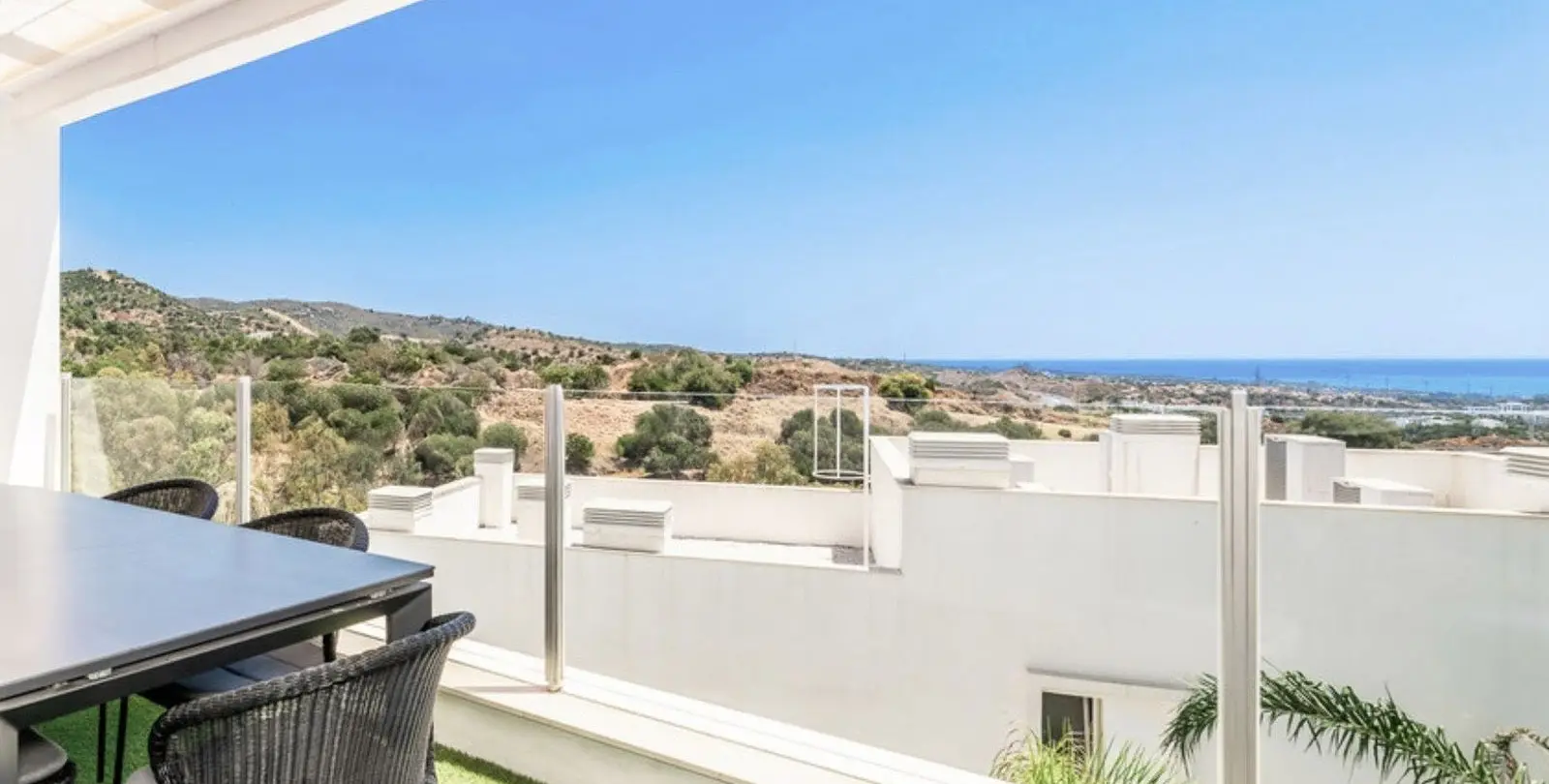Sale of penthouse in Altos de los Monteros 4