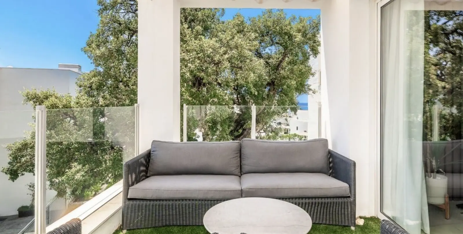 Sale of penthouse in Altos de los Monteros 5