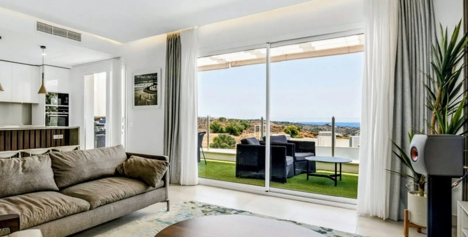 Sale of penthouse in Altos de los Monteros 6