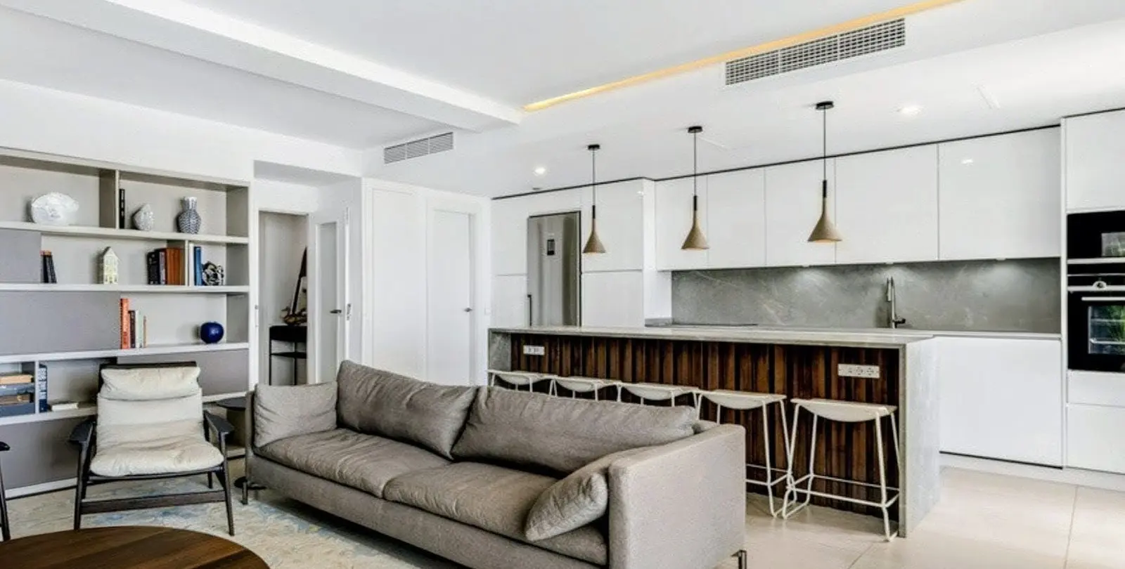 Sale of penthouse in Altos de los Monteros 8