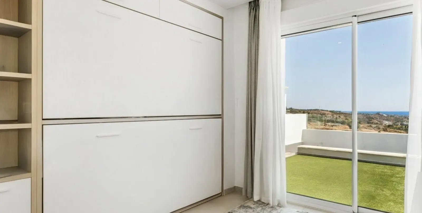 Sale of penthouse in Altos de los Monteros 16