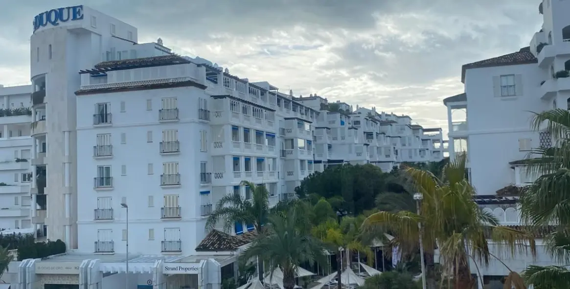 Продажа апартаментов на среднем этаже в Puerto Banús 1