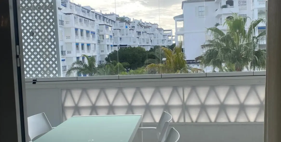 Продажа апартаментов на среднем этаже в Puerto Banús 2