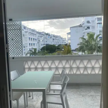 Продажа апартаментов на среднем этаже в Puerto Banús