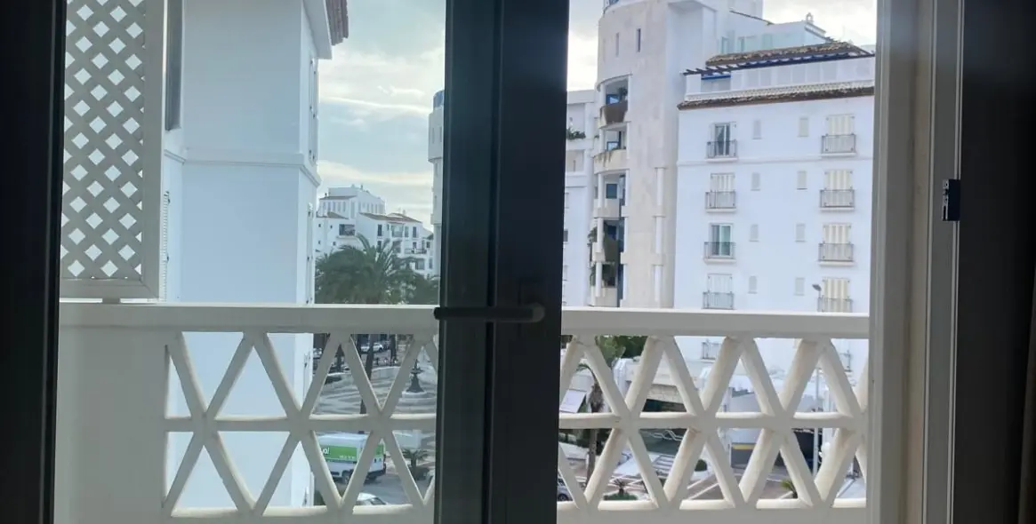 Продажа апартаментов на среднем этаже в Puerto Banús 3