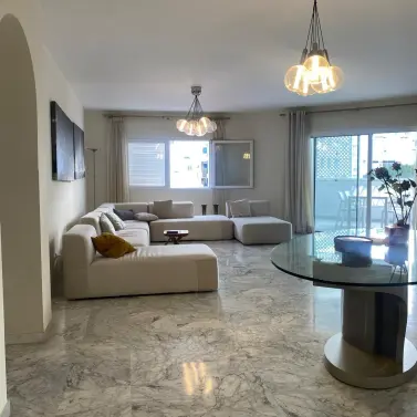 Продажа апартаментов на среднем этаже в Puerto Banús