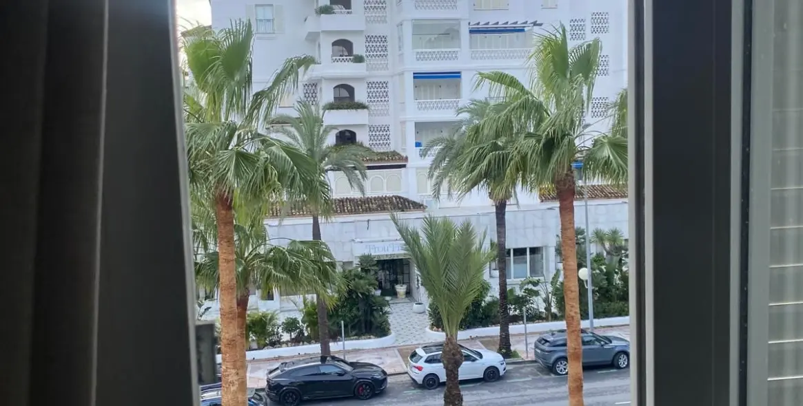 Продажа апартаментов на среднем этаже в Puerto Banús 21