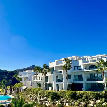 Venta de apartamento en planta baja en Benahavís