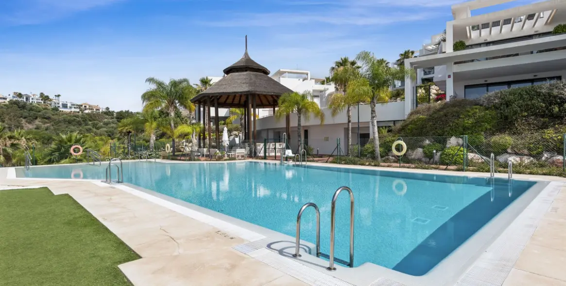 Продажа апартаментов на первом этаже в Benahavís 2