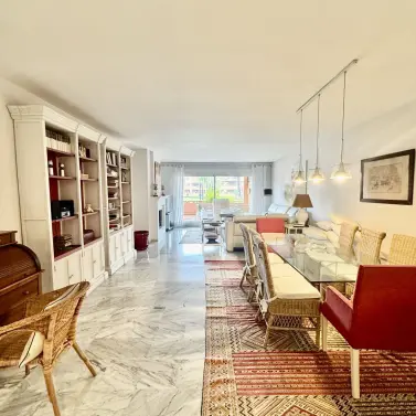 Venta de ático dúplex en Guadalmina Baja