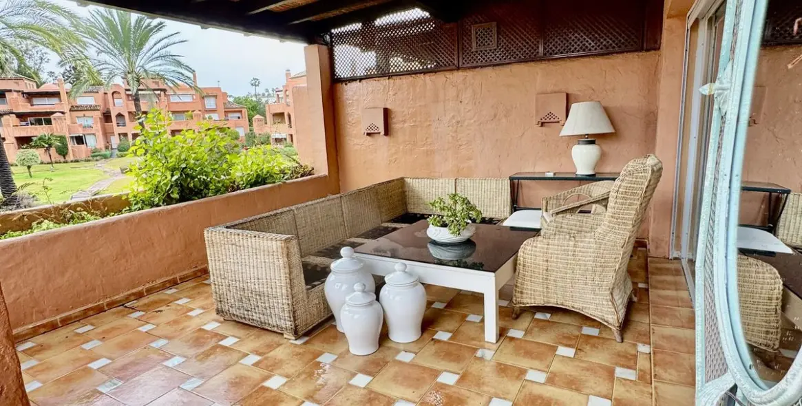 Продажа двухуровневого пентхауса в Guadalmina Baja 2