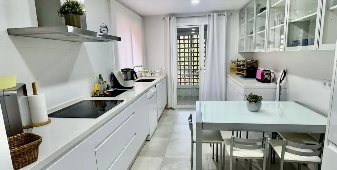 Продажа двухуровневого пентхауса в Guadalmina Baja 7