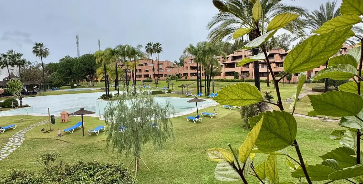 Продажа двухуровневого пентхауса в Guadalmina Baja 16