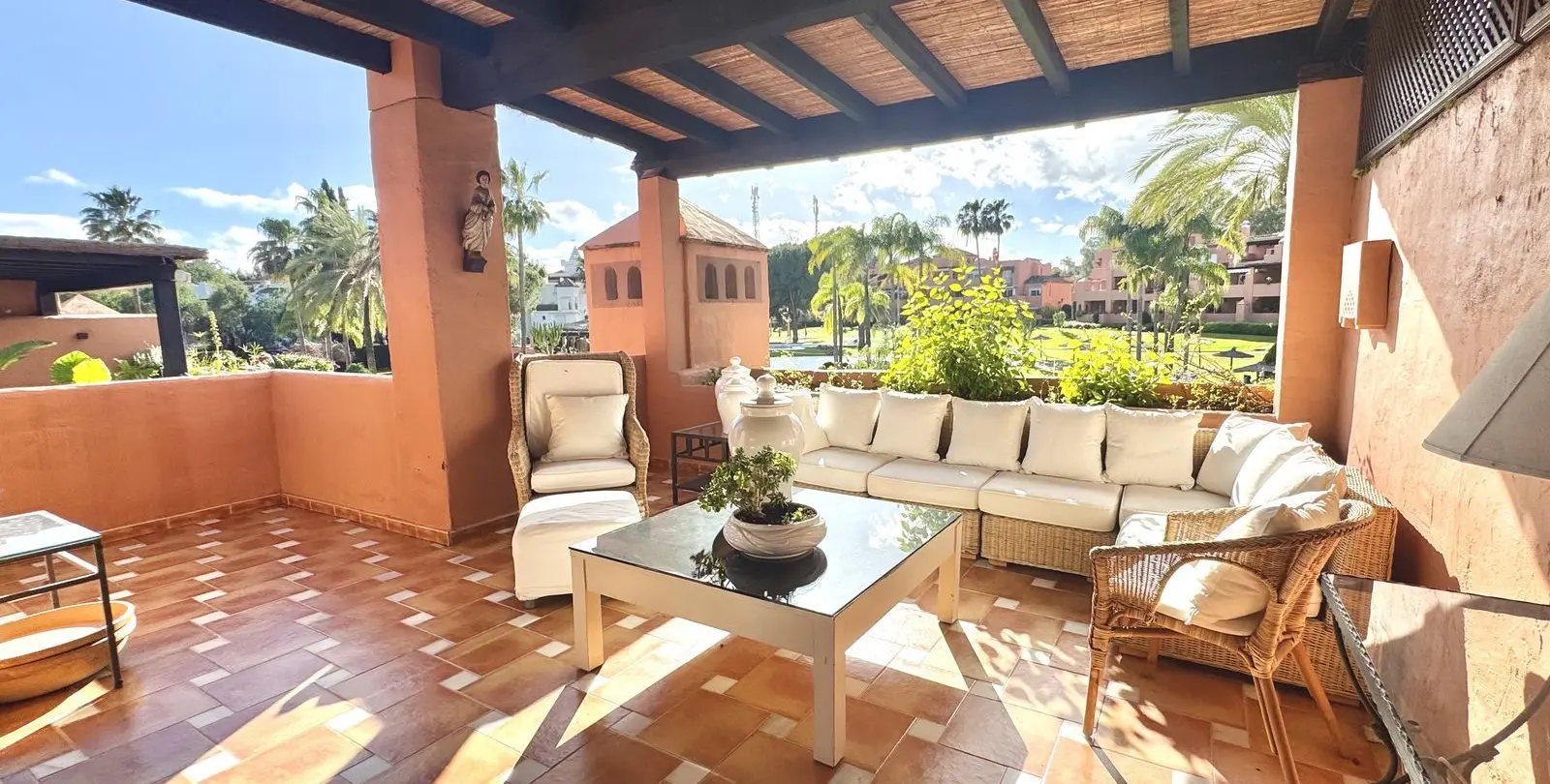 Sale of penthouse duplex in Guadalmina Baja 1
