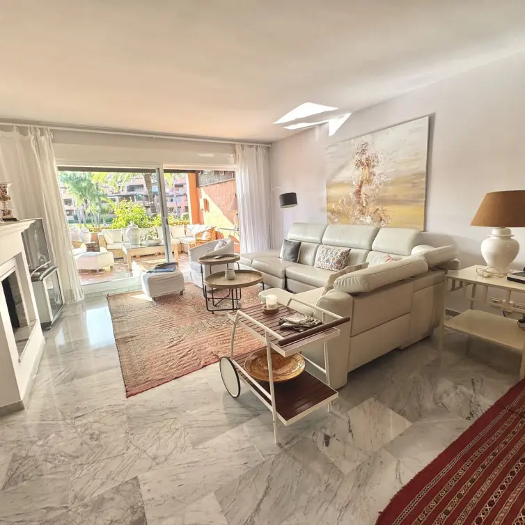 Venta de ático dúplex en Guadalmina Baja