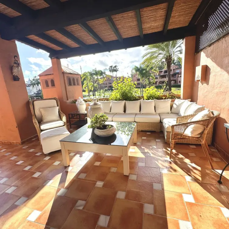 Venta de ático dúplex en Guadalmina Baja