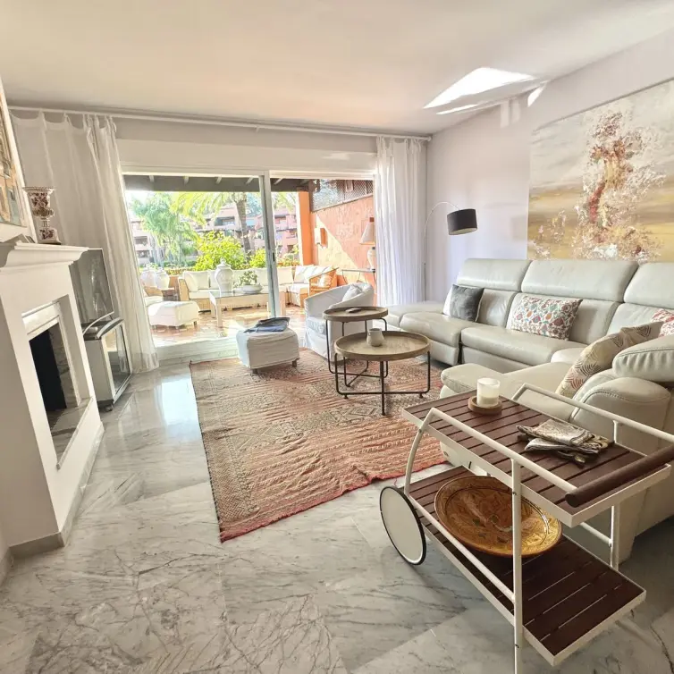 Venta de ático dúplex en Guadalmina Baja