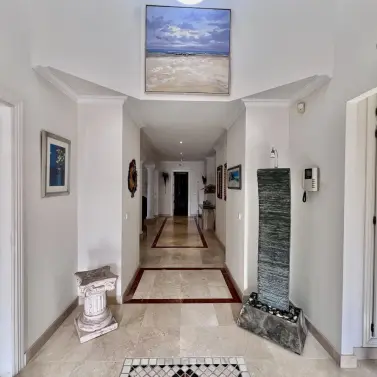 Sale of detached villa in El Paraiso