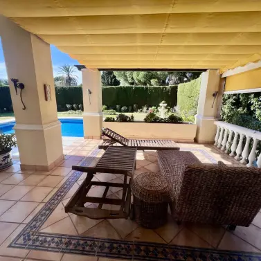 Sale of detached villa in El Paraiso