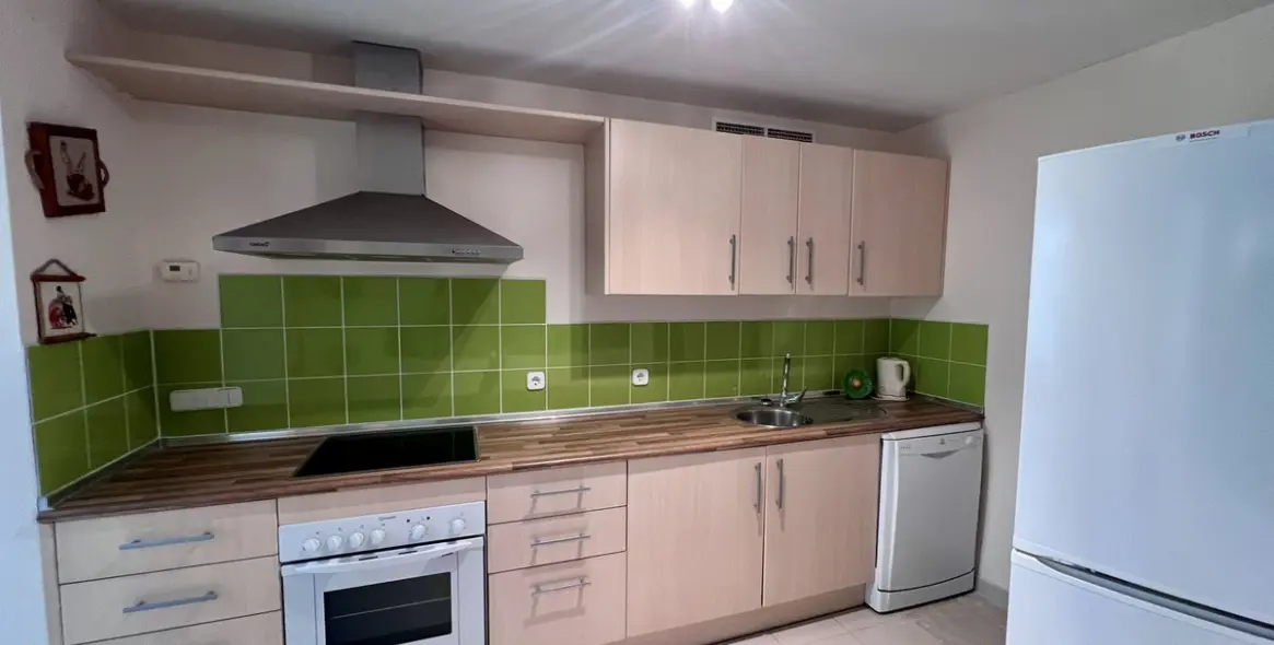 Sale of detached villa in El Paraiso 19