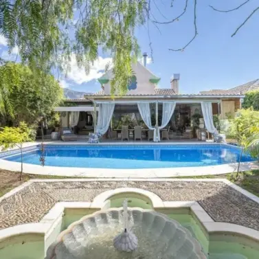 Venta de villa independiente en Marbella