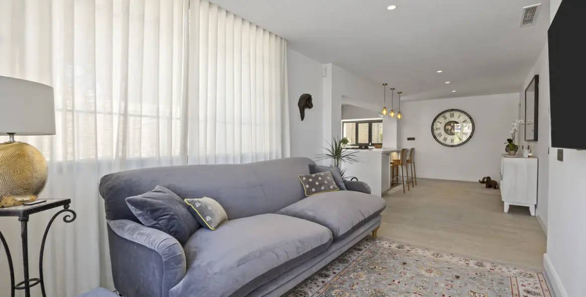 Sale of detached villa in Guadalmina Alta 11