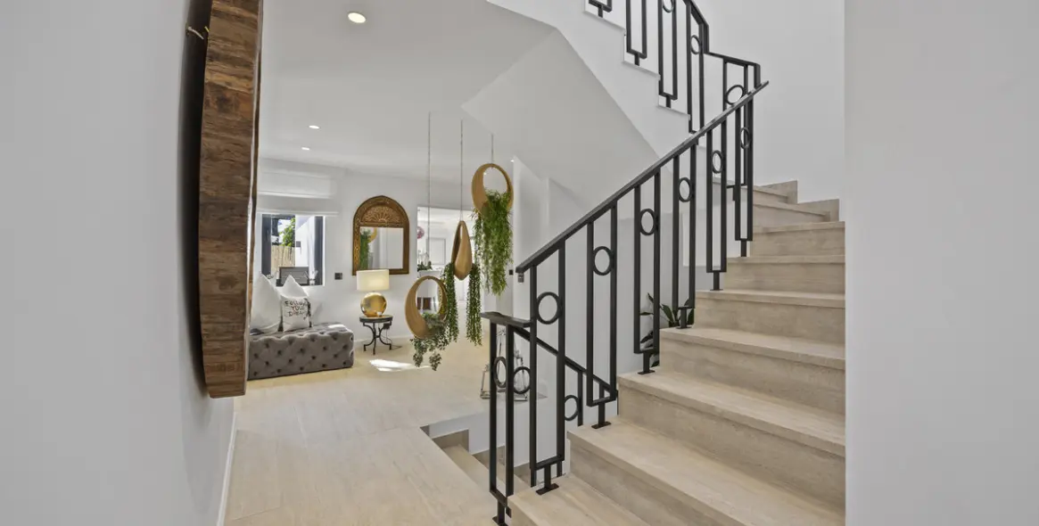 Sale of detached villa in Guadalmina Alta 14