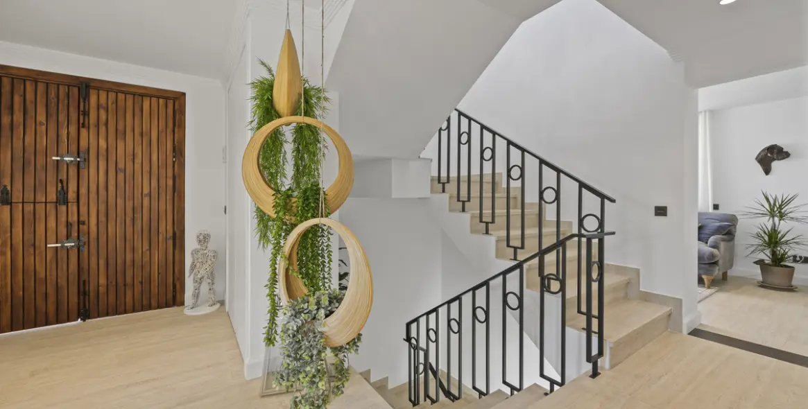 Sale of detached villa in Guadalmina Alta 18