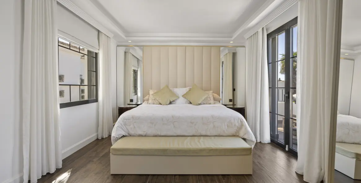 Sale of detached villa in Guadalmina Alta 36