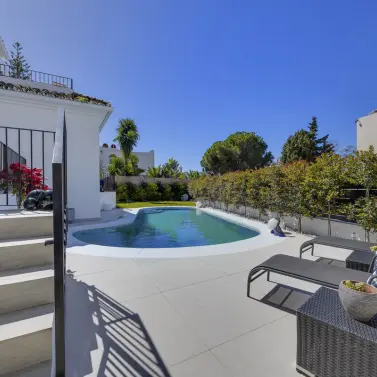 Venta de villa independiente en Guadalmina Alta