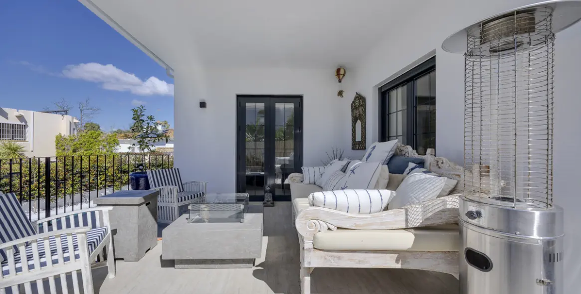 Sale of detached villa in Guadalmina Alta 5
