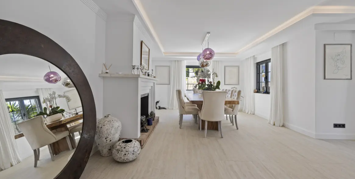 Sale of detached villa in Guadalmina Alta 25