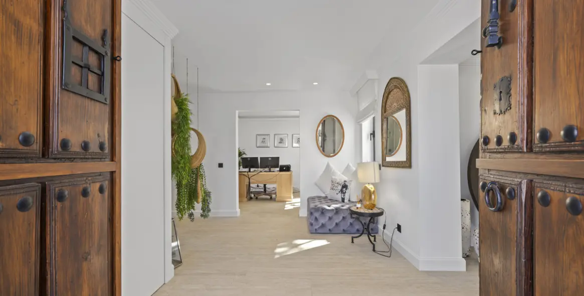 Sale of detached villa in Guadalmina Alta 27