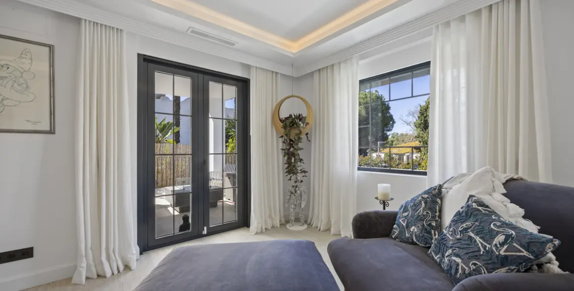 Sale of detached villa in Guadalmina Alta 55