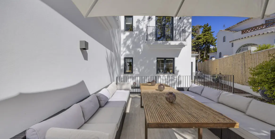 Sale of detached villa in Guadalmina Alta 62