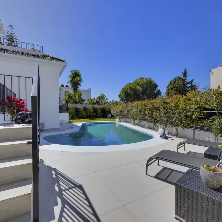 Venta de villa independiente en Guadalmina Alta