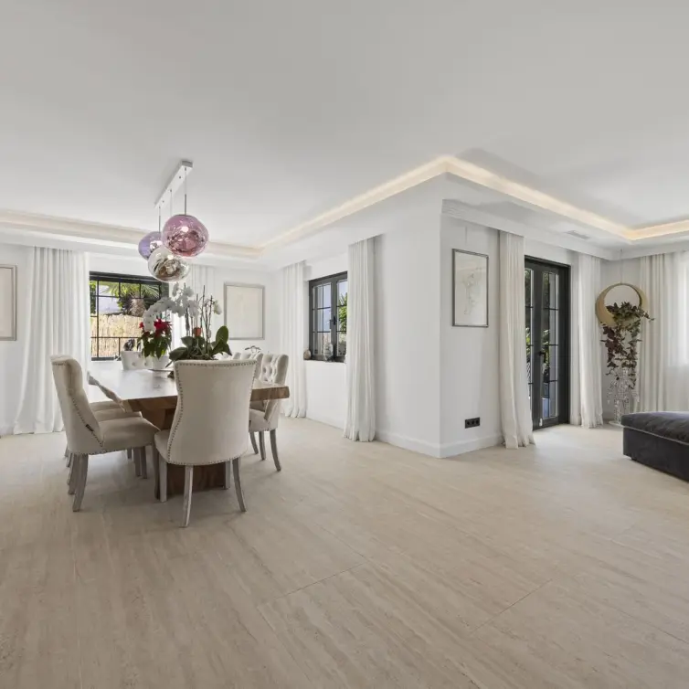 Venta de villa independiente en Guadalmina Alta