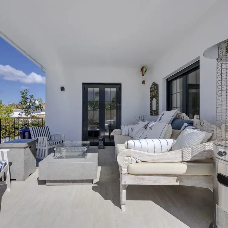 Venta de villa independiente en Guadalmina Alta