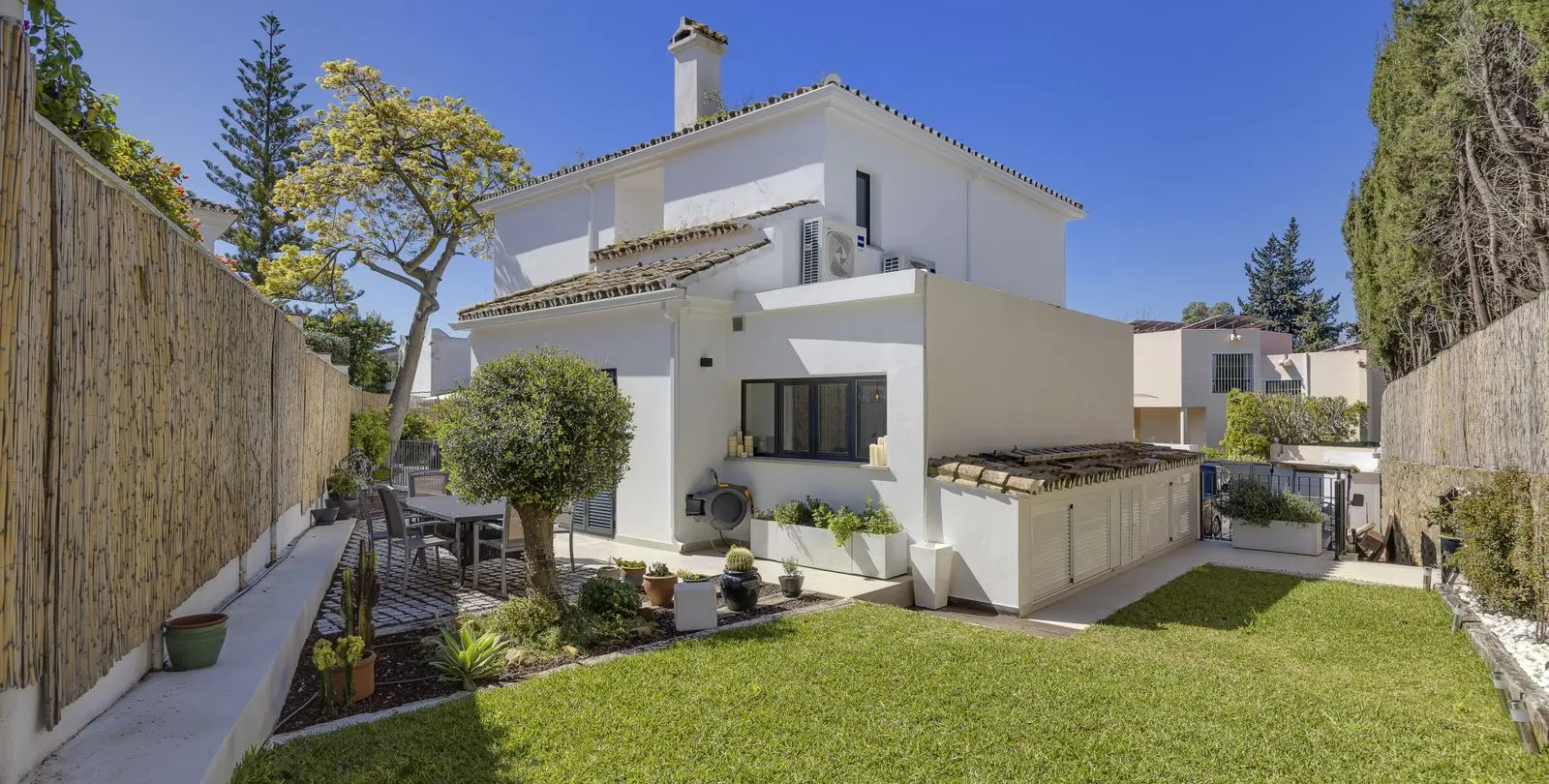 Venta de villa independiente en Guadalmina Alta 9